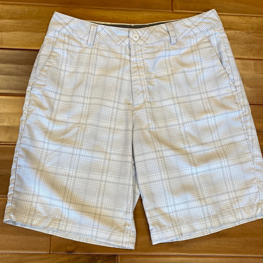 Under Armour golf shorts